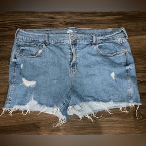 Old Navy Boyfriend mid-rise size 18 women’s jean shorts - lightly worn
